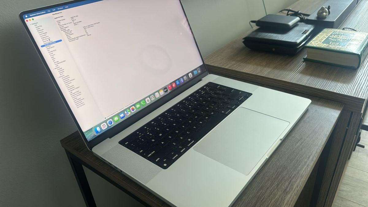 MacBook Pro  16" M1 Max – Silver 64GB RAM | 1TB SSD